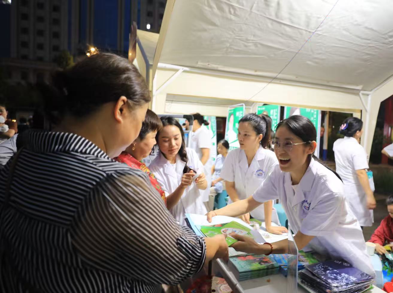 江口县&ldquo;健康体重&middot;健康生活&middot;健康服务&rdquo;联合宣传活动举行
